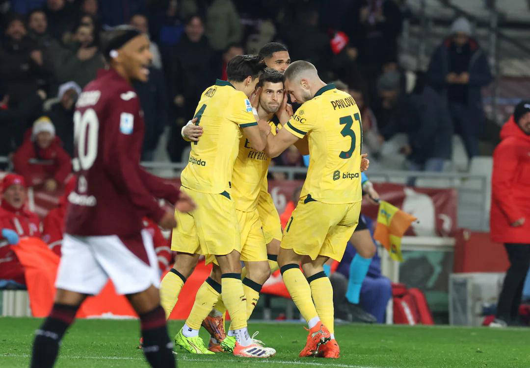 逆转惊险！AC米兰客场3-2击败都灵，强势登顶意甲榜首